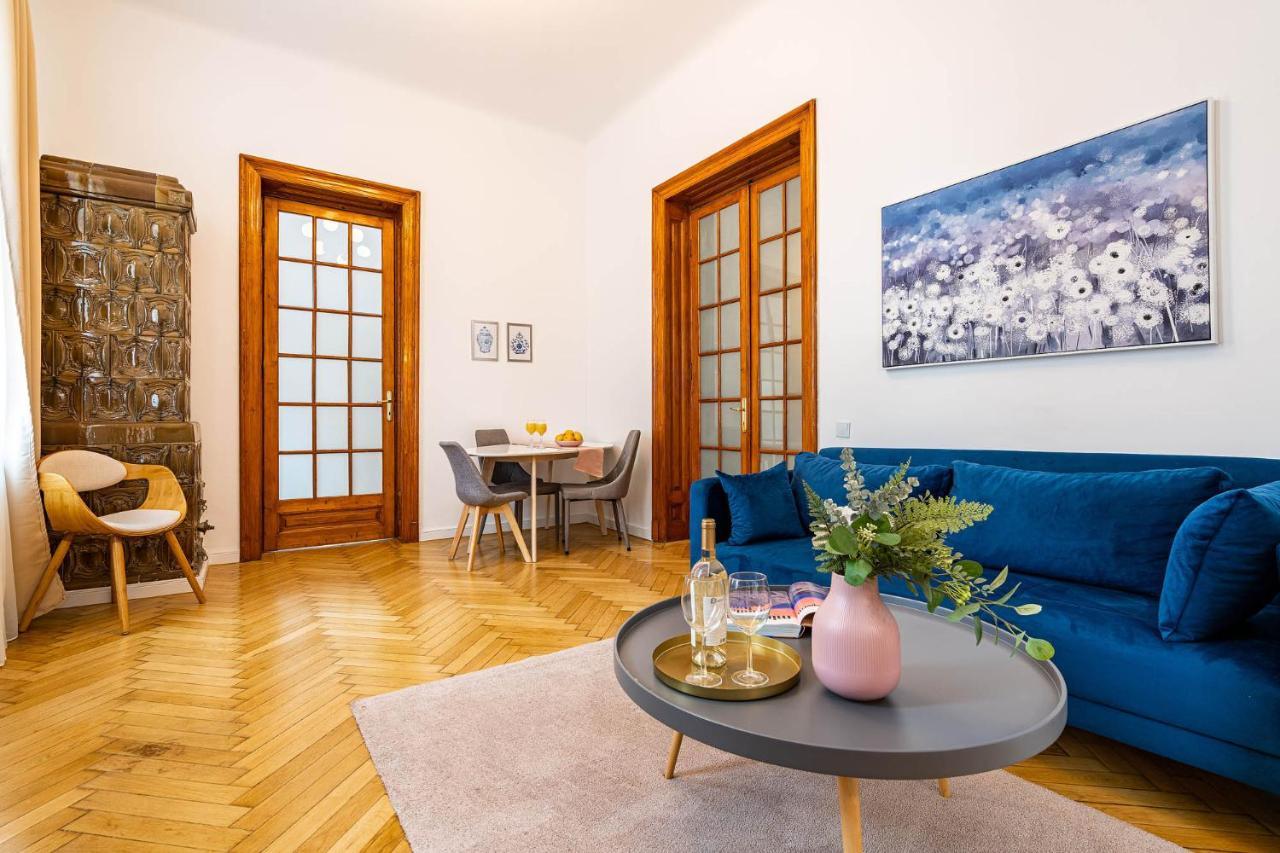 2Br Blue Cloud In The Centre Apartman Bukarest Kültér fotó