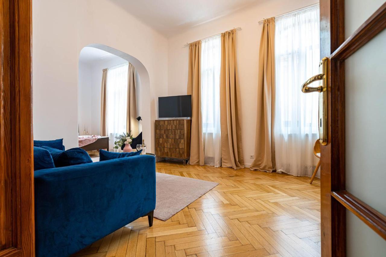 2Br Blue Cloud In The Centre Apartman Bukarest Kültér fotó